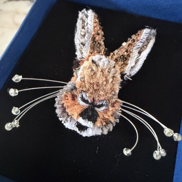 Giant rabbit broche