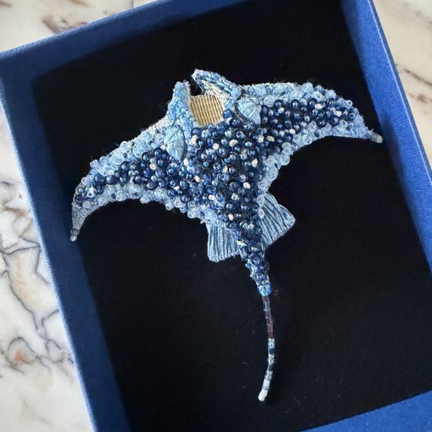 Reef Mantra Ray broche