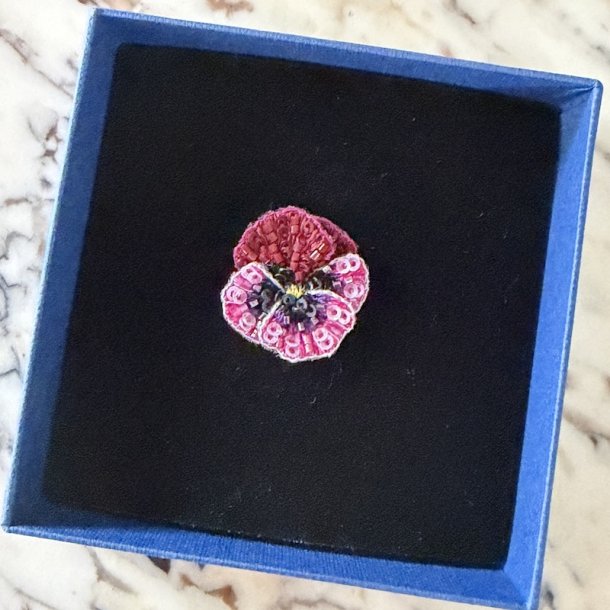 Rose pancy botton broche