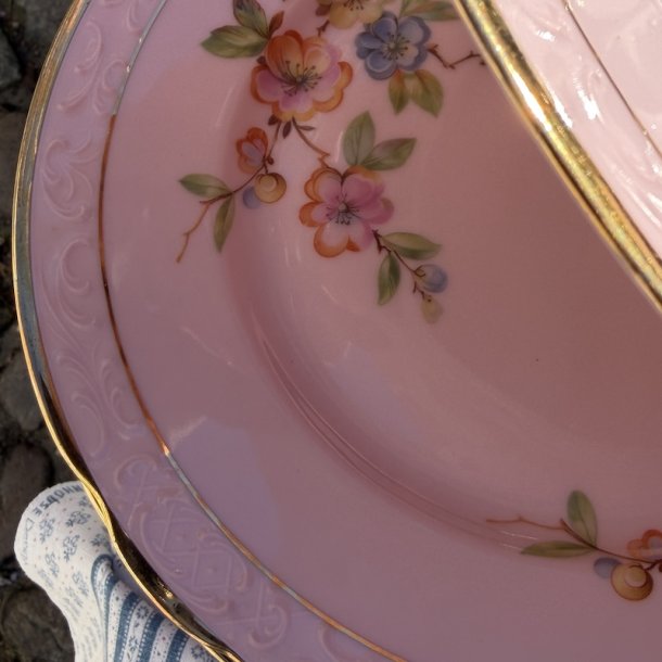 Lyser�dt stel m blomster