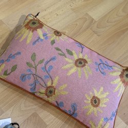 Pude, 30x50, Solsikke pink