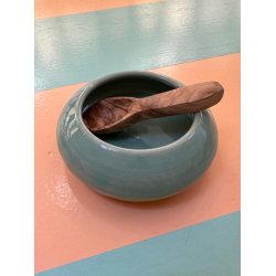 Saltkar med ske, flere varianter