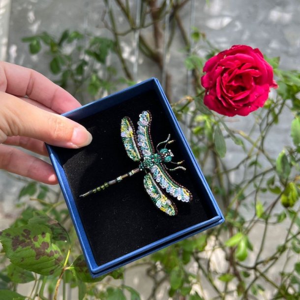 Gr�n Guldsmed broche