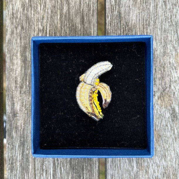 Banana broche